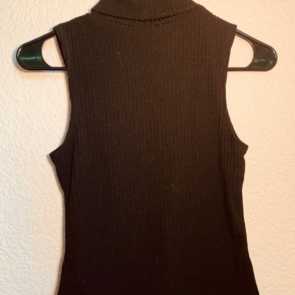 Turtle neck tank top